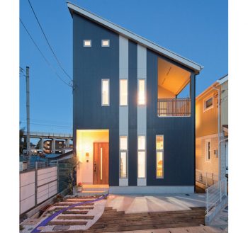 川崎市麻生区でシンプルモダンな外観の注文住宅　片流れ屋根のある家